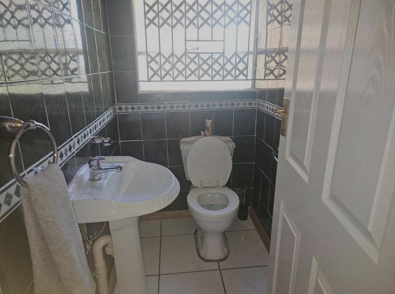 5 Bedroom Property for Sale in Mmabatho North West
